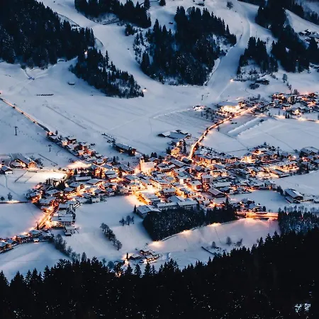 Apartament Luxury Apartment, Alpenrosenbahn Within Walking Distance *